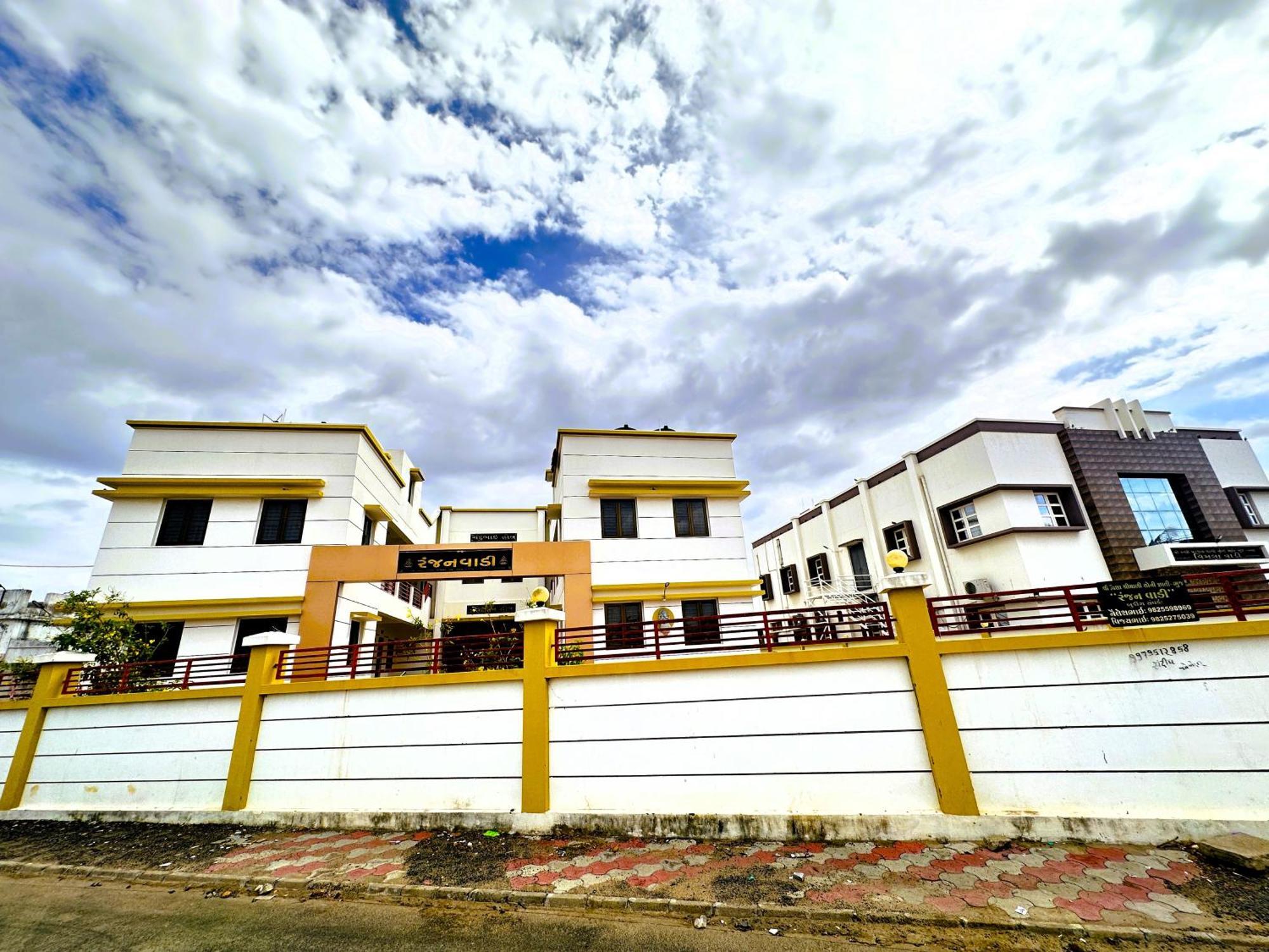 Hotel Ranjan Vadi Bhuj Exterior foto